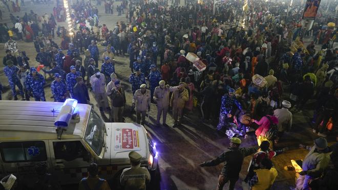 MAUNI AMAVASYA MAYHEM: Stampede at Prayagraj Sangam Leaves Many Injured.